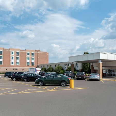 Clarion Hotel&Suites Brandon Buitenkant foto