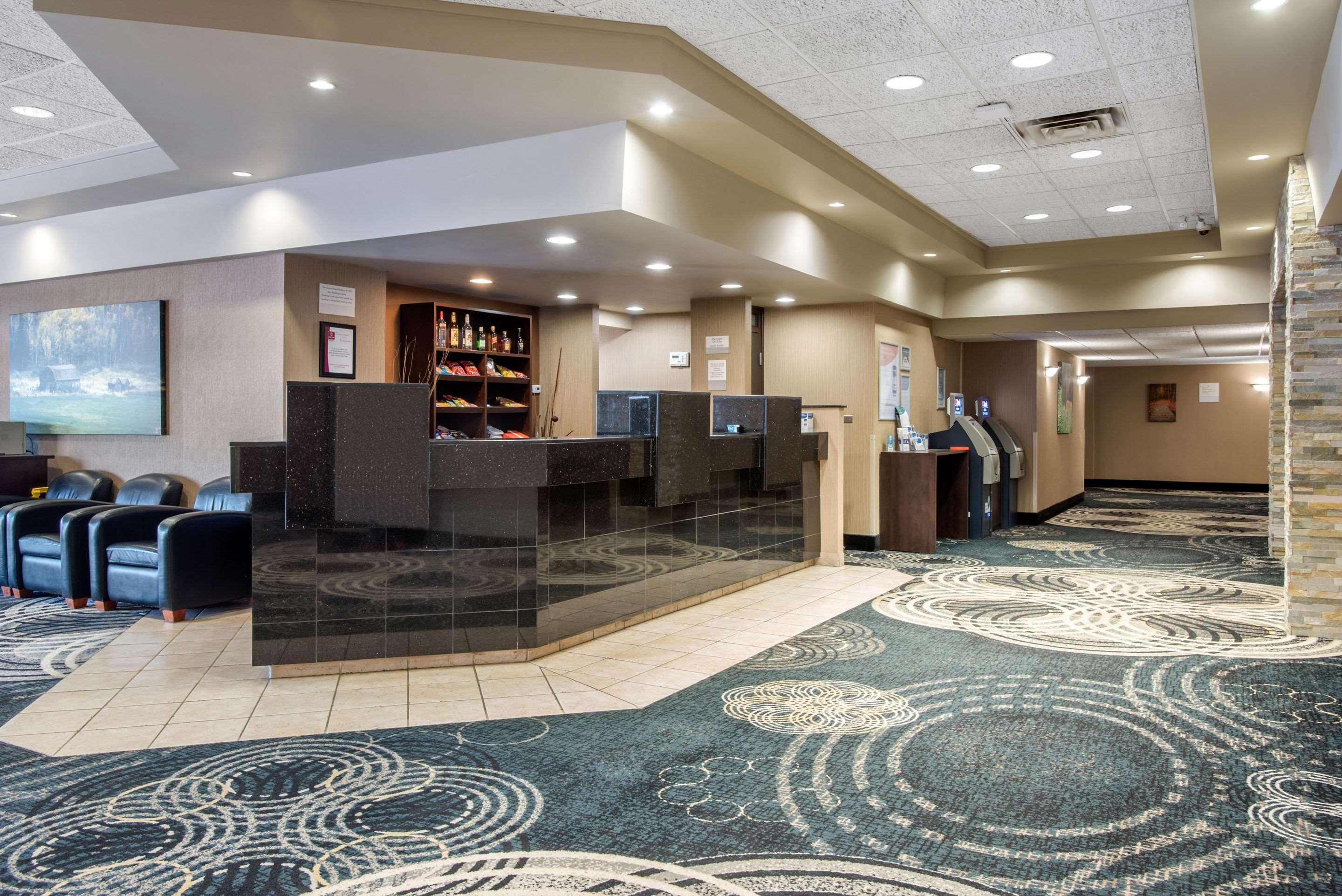 Clarion Hotel&Suites Brandon Buitenkant foto