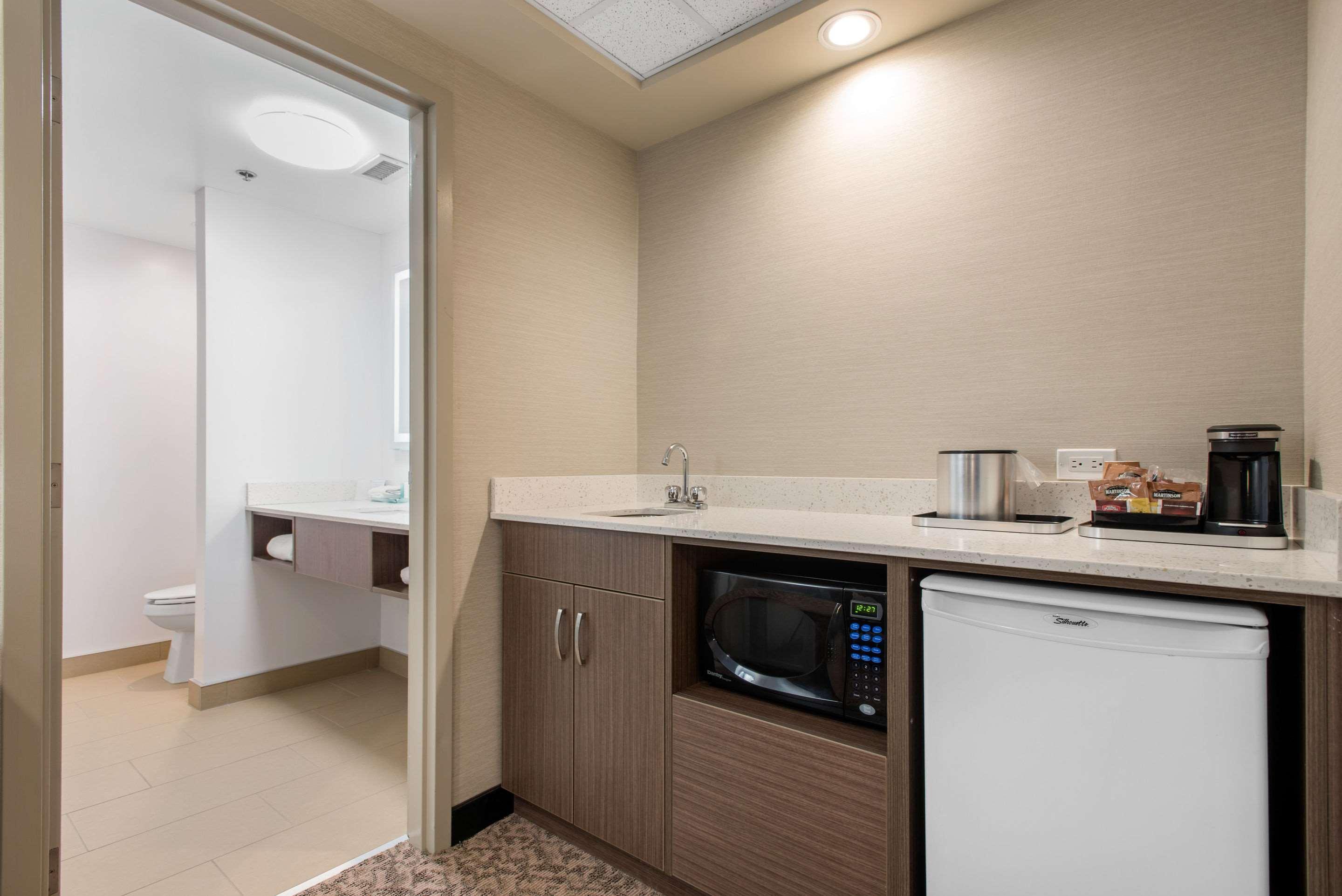 Clarion Hotel&Suites Brandon Buitenkant foto