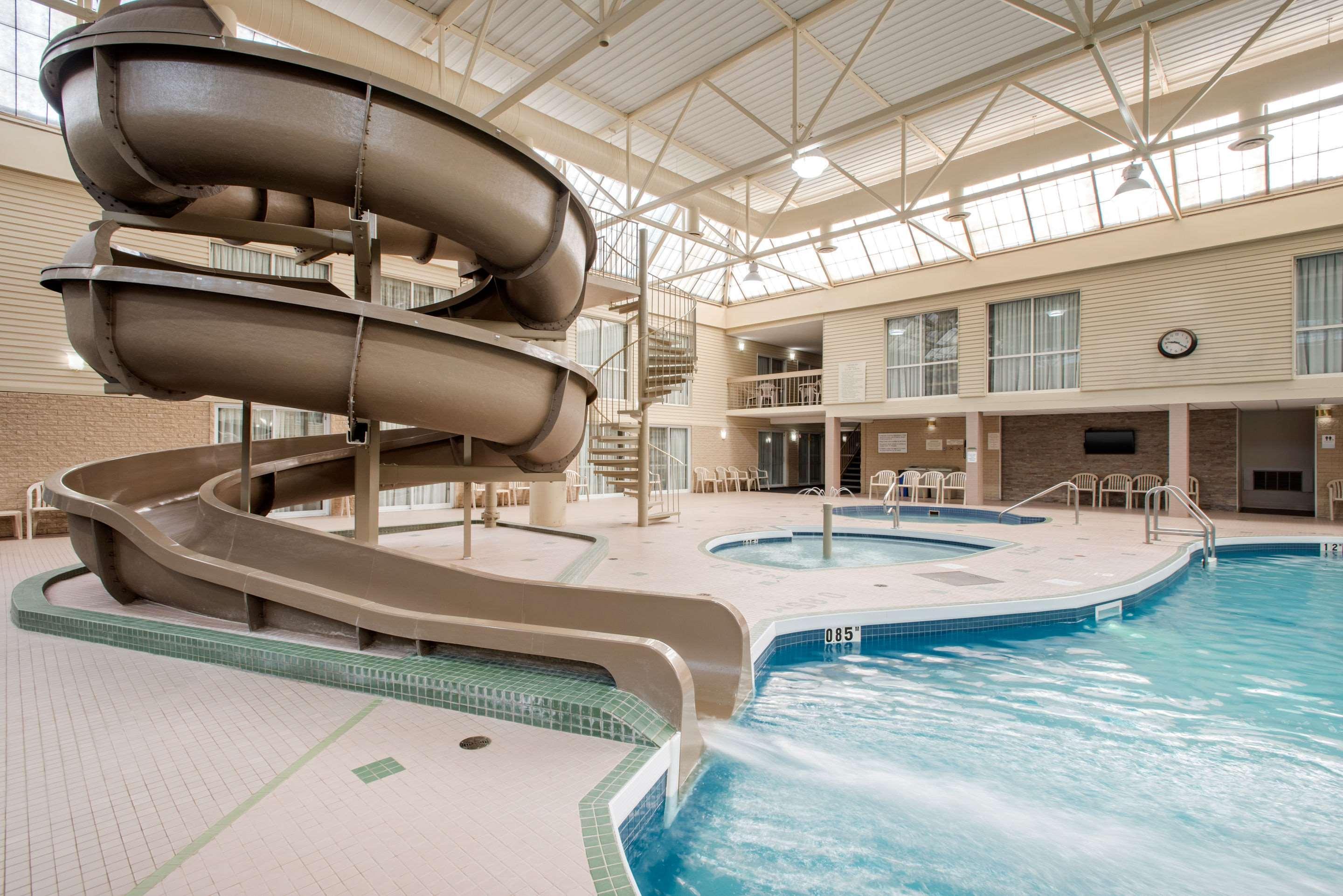 Clarion Hotel&Suites Brandon Buitenkant foto