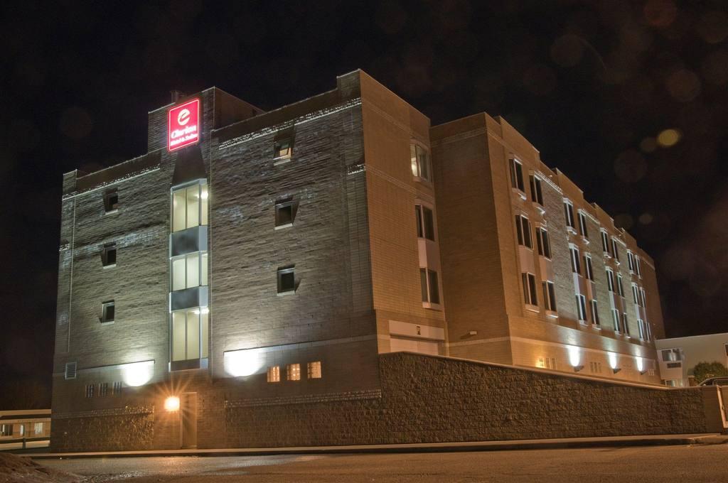 Clarion Hotel&Suites Brandon Buitenkant foto
