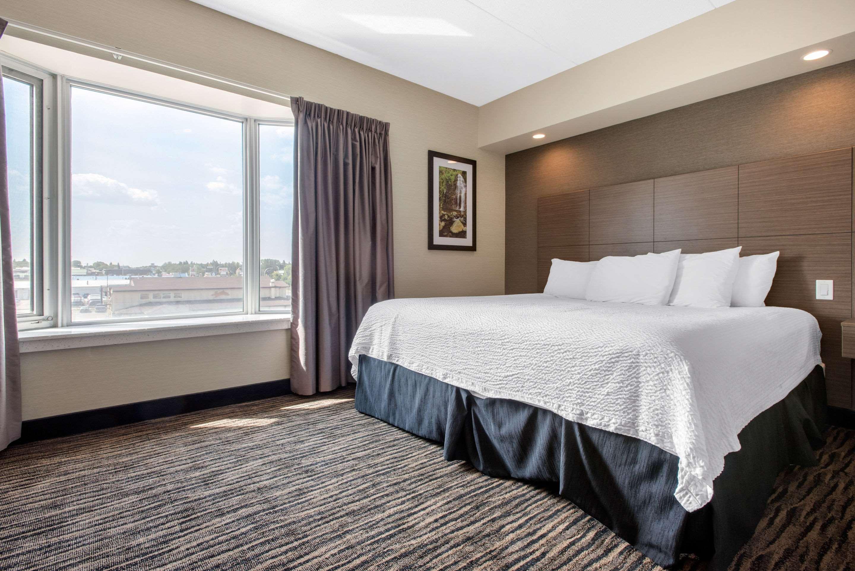 Clarion Hotel&Suites Brandon Buitenkant foto