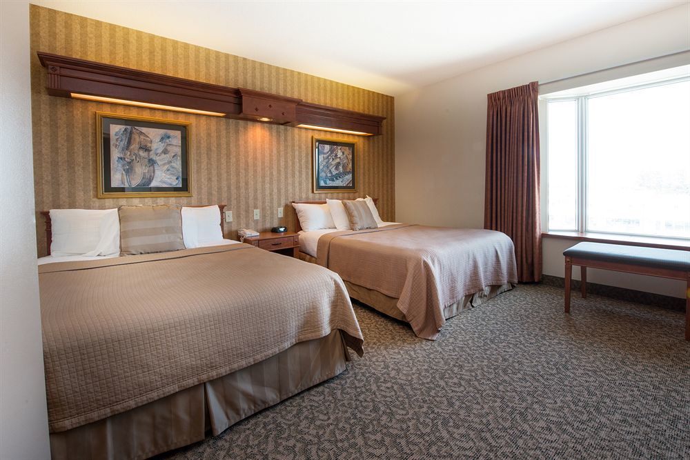 Clarion Hotel&Suites Brandon Buitenkant foto