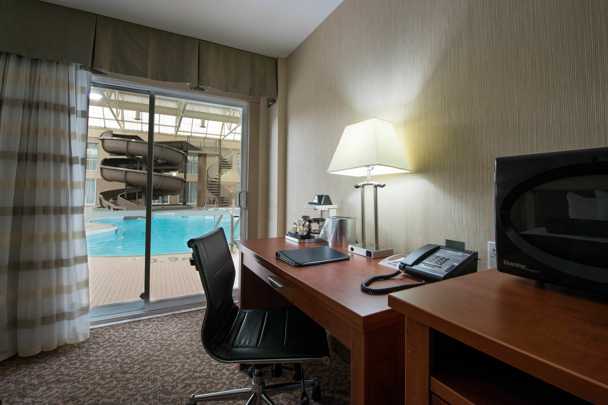Clarion Hotel&Suites Brandon Buitenkant foto